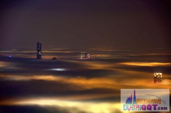 ���м����ϸ�¥,ֻΪ���µϰ���Щ����˲��