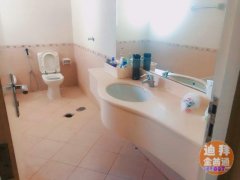 ��ɯ�㳡����վ��lifeҩ��¥�ϵ��䴲λ����