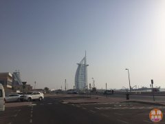 �ϰݷ���Dubai Holding ����λ�ڷ����Ƶ���湫Ԣ