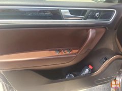 �������;��