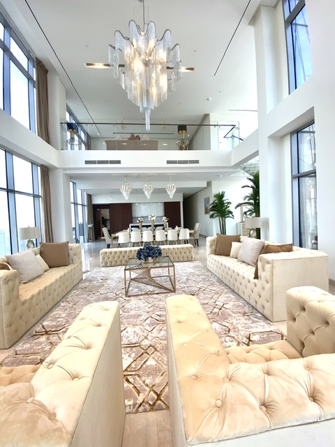 迪拜市中心Emaar楼王顶楼豪华五房复式出租 迪拜市中心Emaar楼王顶楼豪华五房复式出租