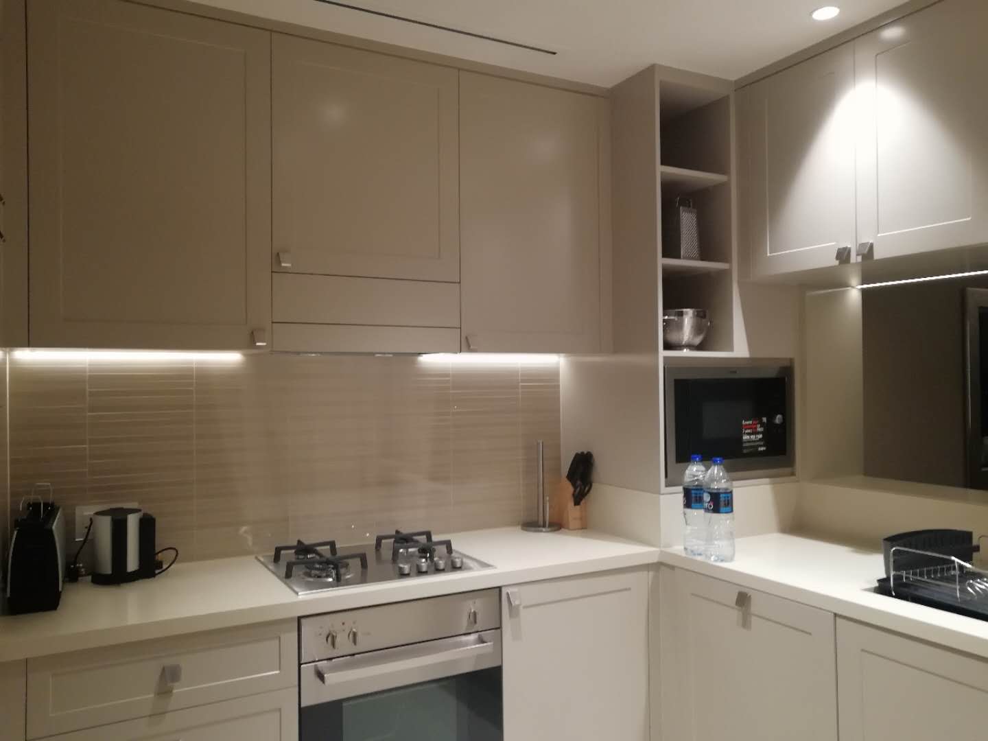 {{国际城低价studio -3房出租售/全迪拜多个别墅出租 {{国际城低价studio -3房出租售/全迪拜多个别墅出租