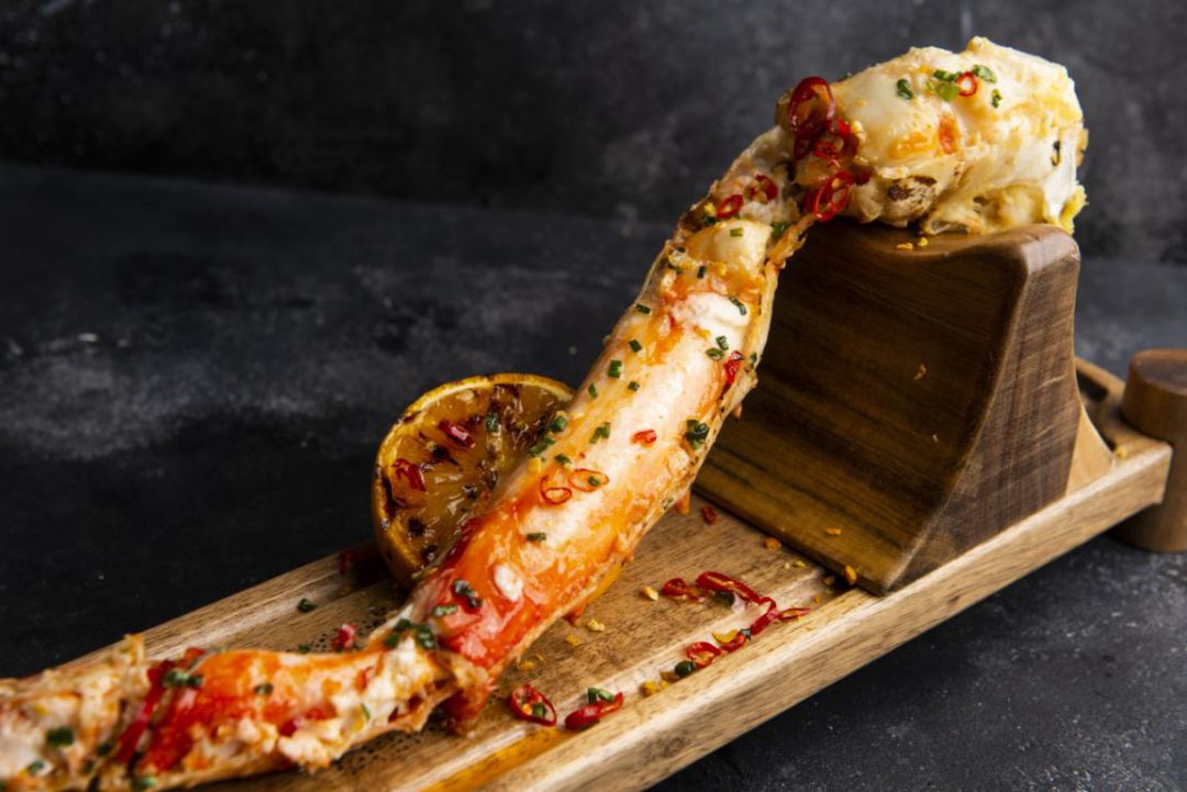 来一场海鲜盛宴,一起感受海洋包裹中甜美鲜香吧! 来一场海鲜盛宴,一起感受海洋包裹中甜美鲜香吧!