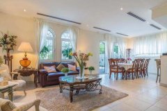 �ϰݱ������� ���ִ�С�ı��� �ʺϸ�����Ⱥ