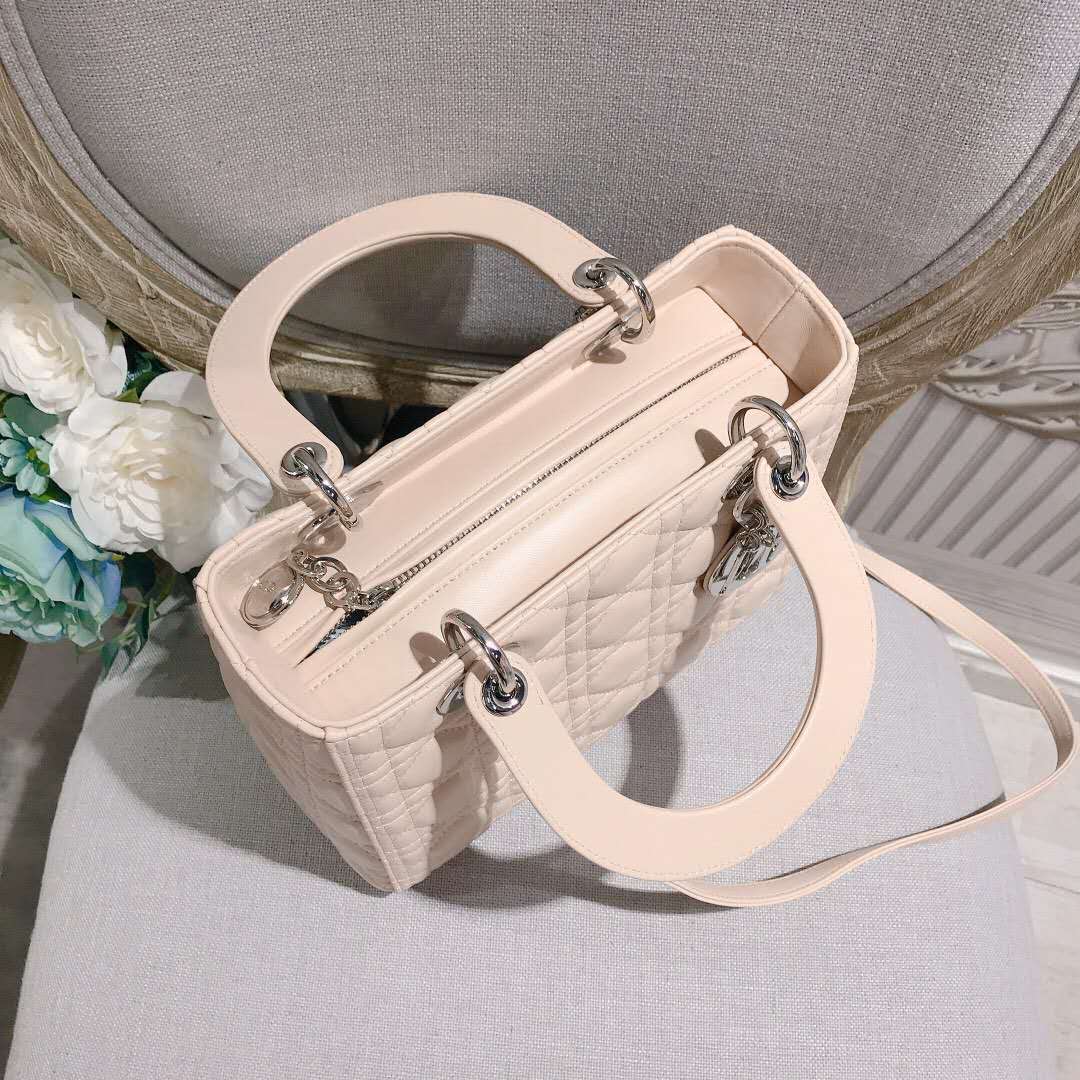 Dior Lady裸粉戴妃包迪奥高仿包顶级原单包包 Dior Lady裸粉戴妃包迪奥高仿包顶级原单包包
