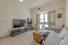 ���ʳ�B�����Գ��⣬E��һ��һ������