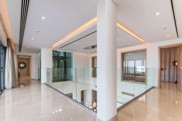 临近市中心的森林别墅 临近市中心的森林别墅