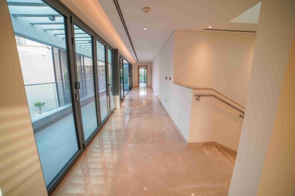 临近市中心的森林别墅 临近市中心的森林别墅