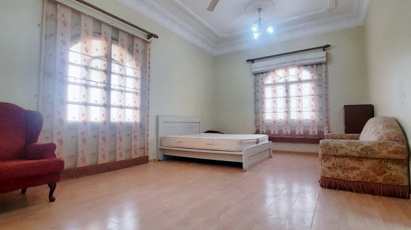 米尔迪夫8卧室大转角房出租 米尔迪夫8卧室大转角房出租