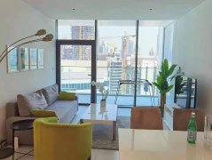 �������լ������Ա���������칫�ң�����¥������ɷ��⣬һӦ��