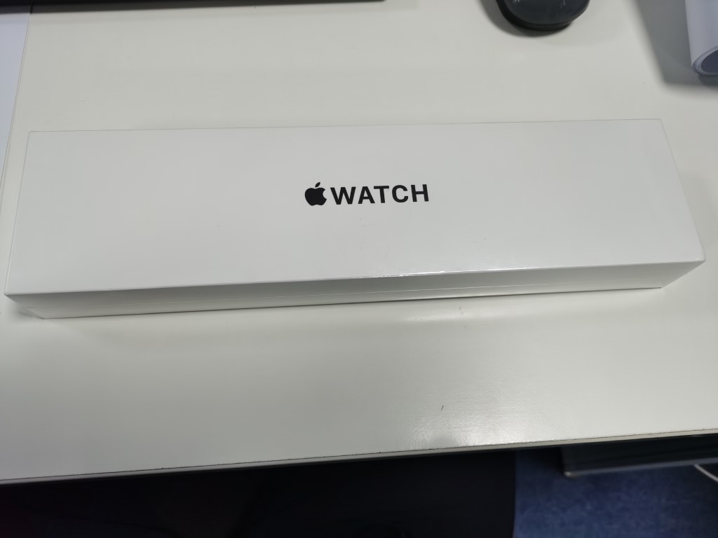 全新 apple watch se 40mm 金色 GPS版 全新 apple watch se 40mm 金色 GPS版