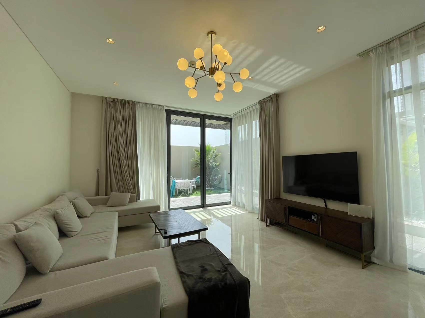 迪拜房产:首霸心领地,4房保姆房私人游泳池别墅出售 迪拜房产:首霸心领地,4房保姆房私人游泳池别墅出售