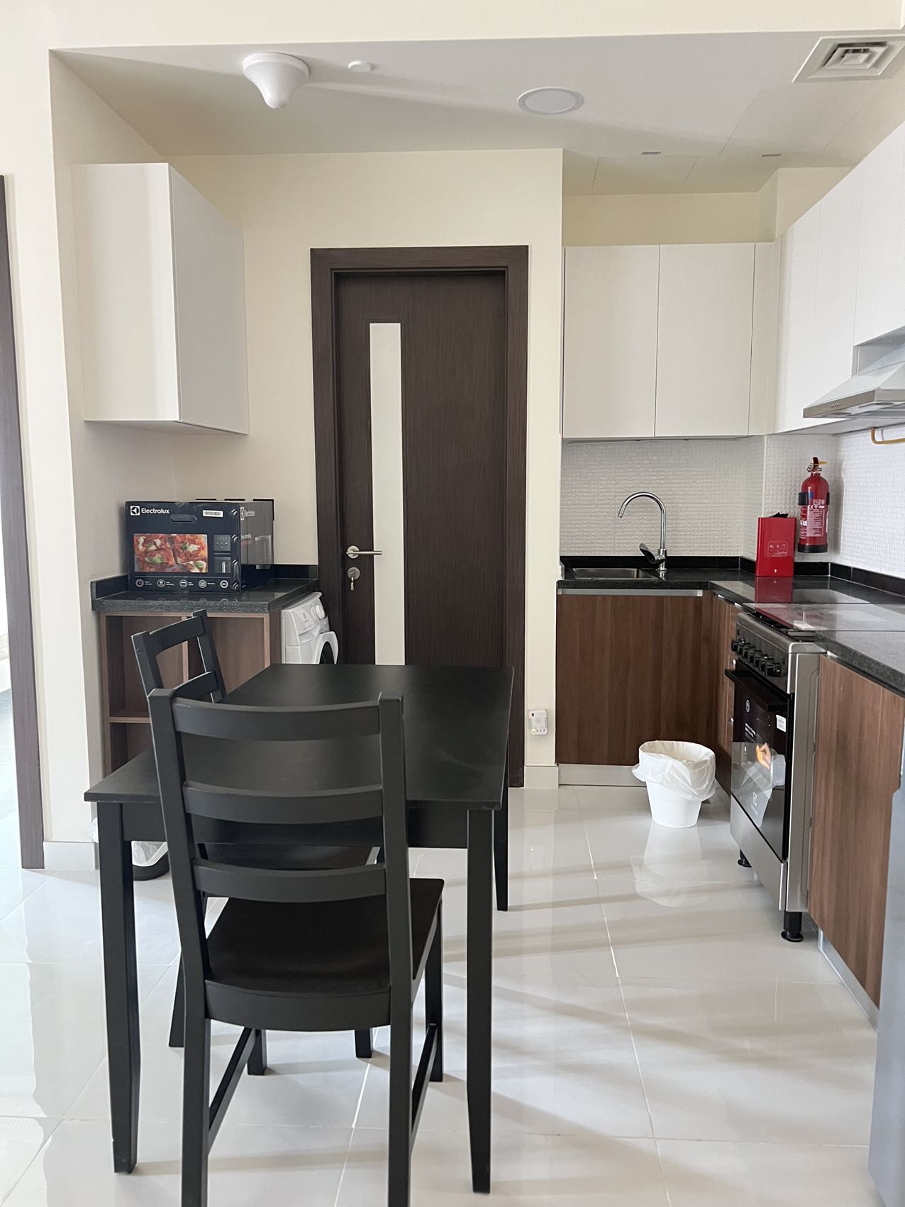 国际城高档小区-龙泽小区一室一厅(可当两室)出租 国际城高档小区-龙泽小区一室一厅(可当两室)出租