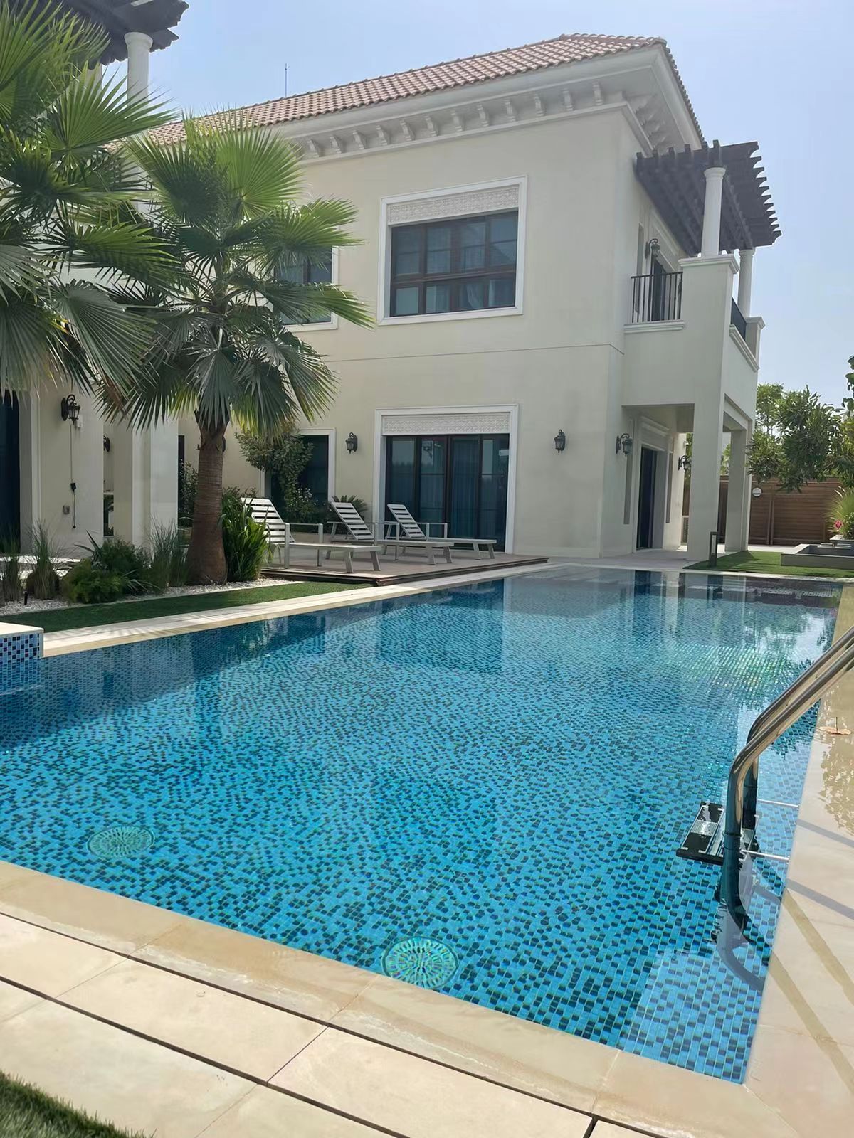 迪拜海外房产水晶湖豪宅7房带地下室可租/可售-永久产权 迪拜海外房产水晶湖豪宅7房带地下室可租/可售-永久产权