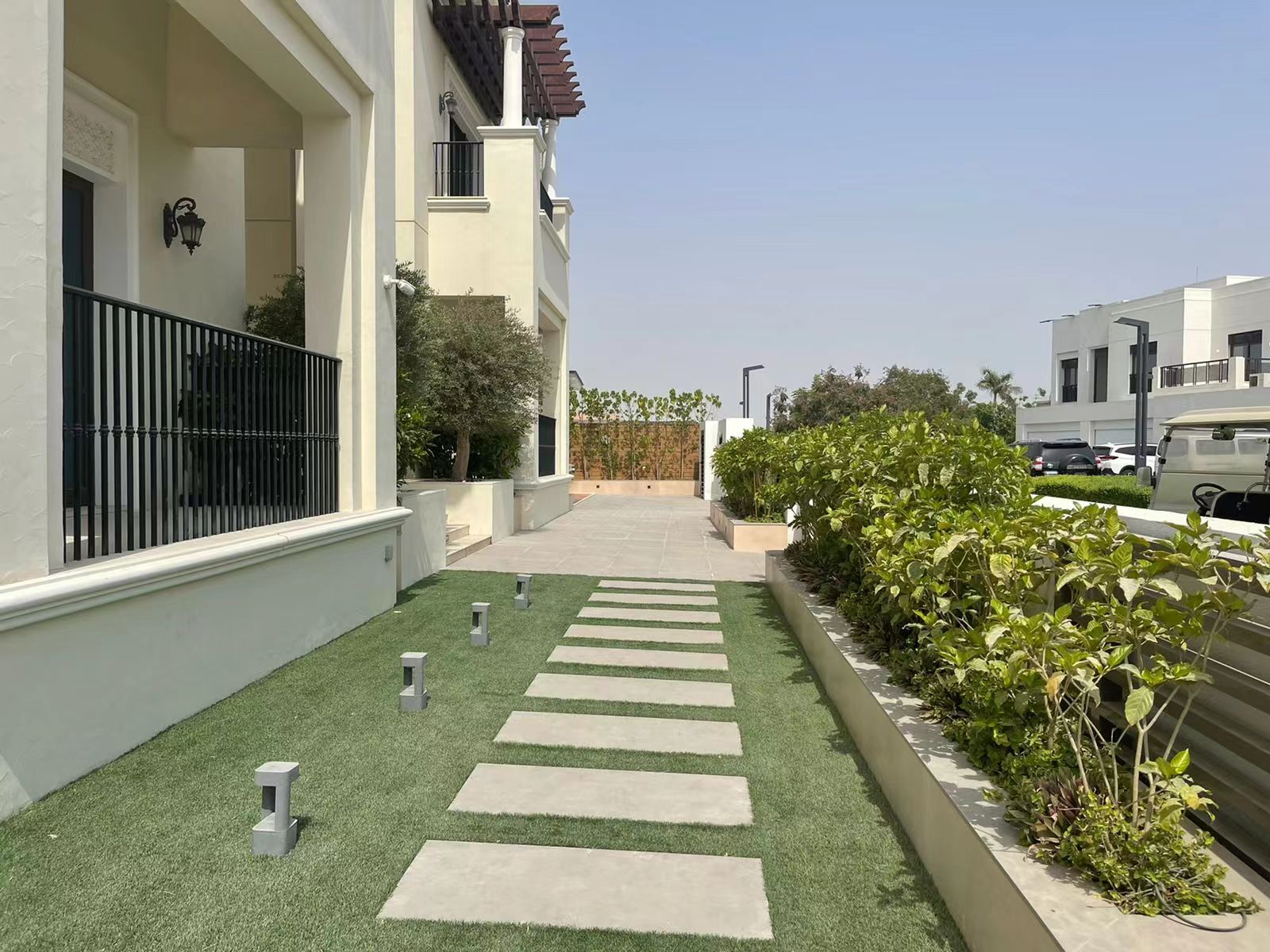 迪拜海外房产水晶湖豪宅7房带地下室可租/可售-永久产权 迪拜海外房产水晶湖豪宅7房带地下室可租/可售-永久产权