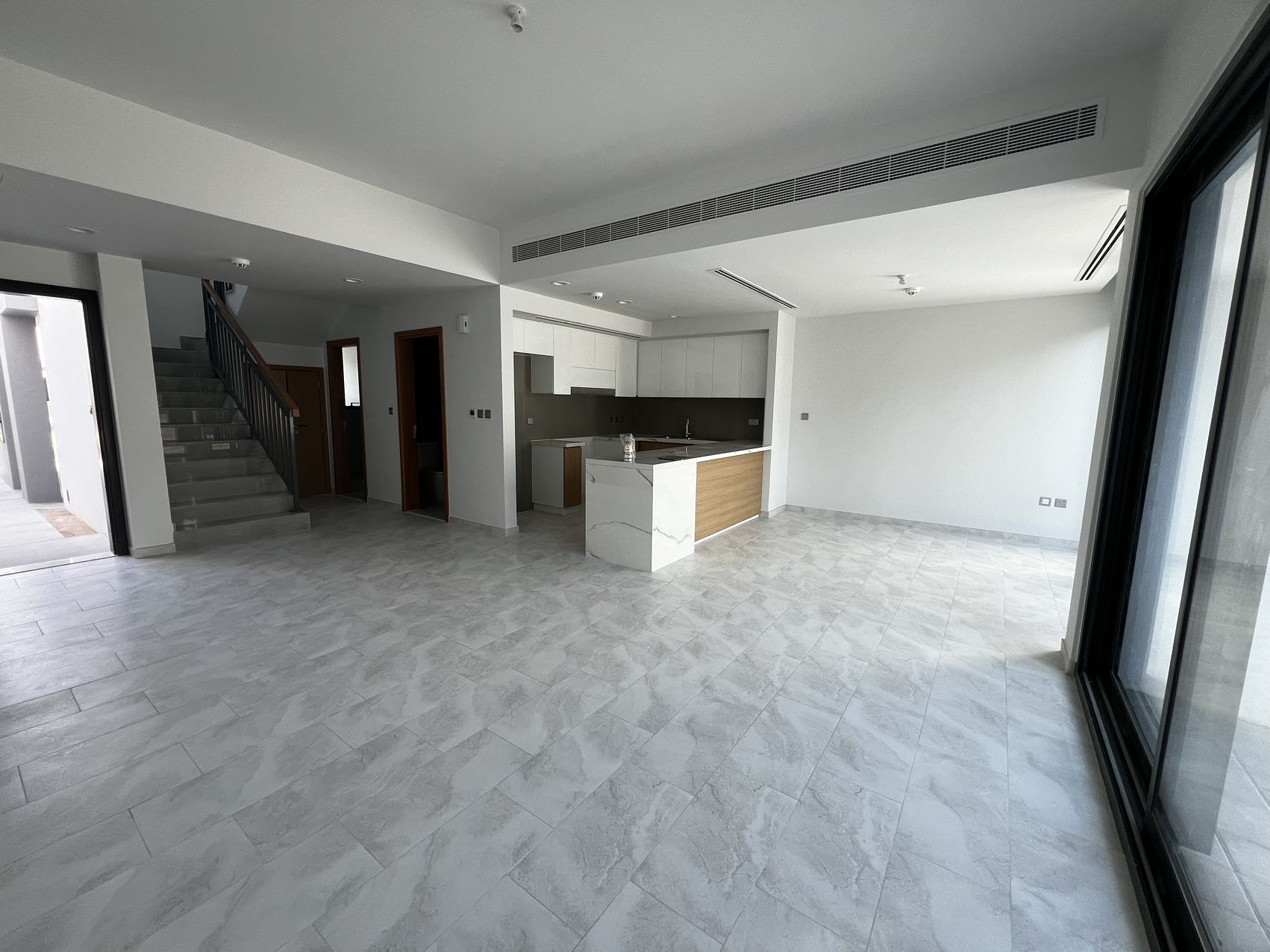 迪拜海外房产新房出租别墅 larosa1期双层3+1小别墅出 迪拜海外房产新房出租别墅 larosa1期双层3+1小别墅出