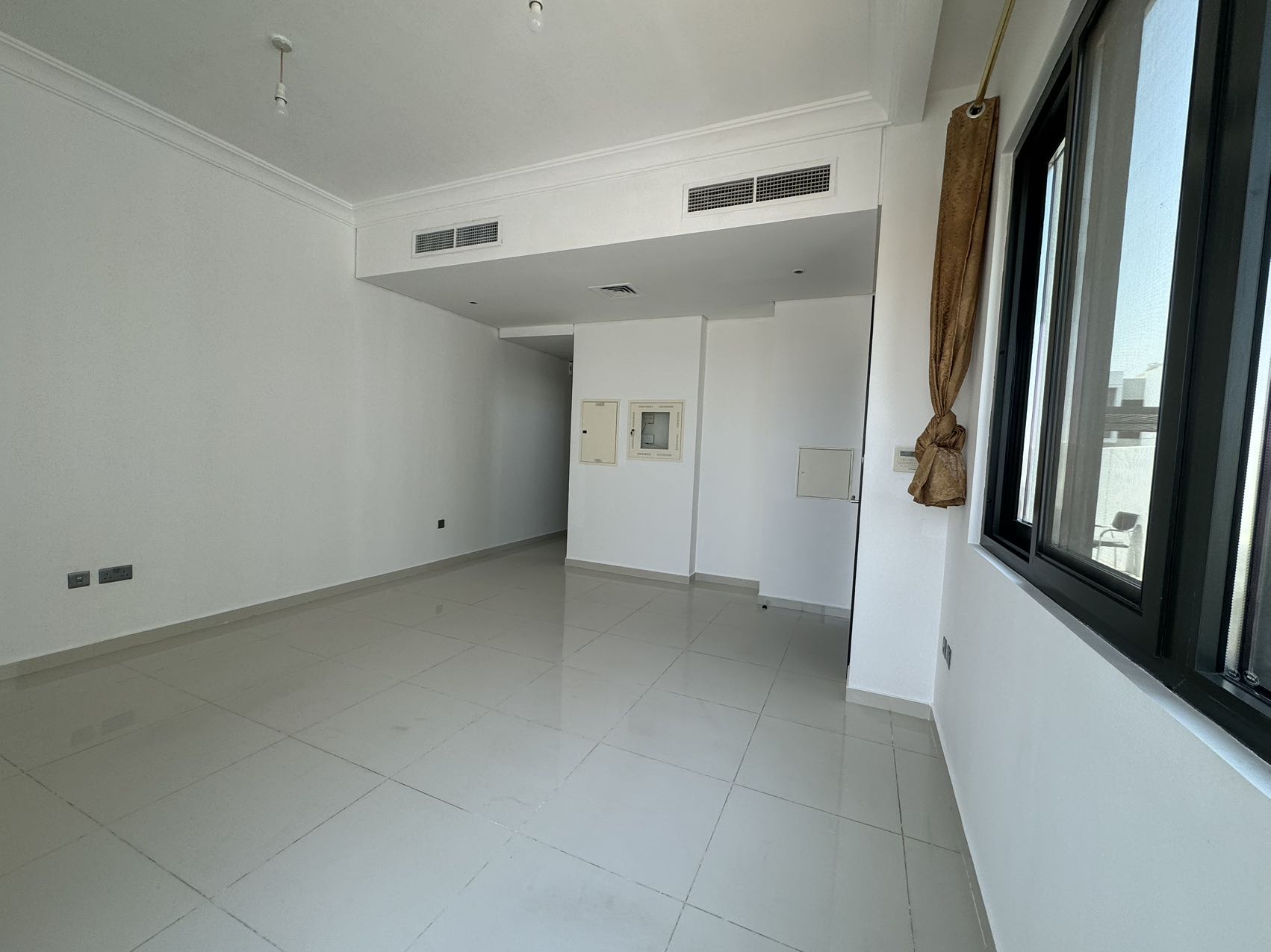 迪拜海外房产【出租】达马克山庄二期,三房+保姆房联排,单排边 迪拜海外房产【出租】达马克山庄二期,三房+保姆房联排,单排边